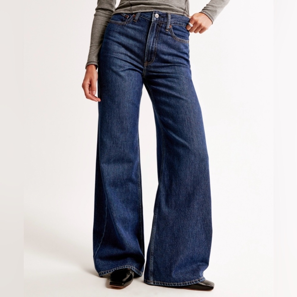 Worn Once - Abercrombie High Rise Wide Leg Jean - Super Dark 27 Long
